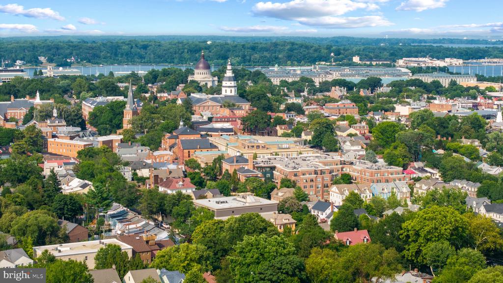 DOWNTOWN ANNAPOLIS LIVING | 16 DEAN STREET