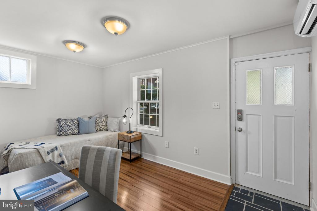 DOWNTOWN ANNAPOLIS LIVING | 16 DEAN STREET