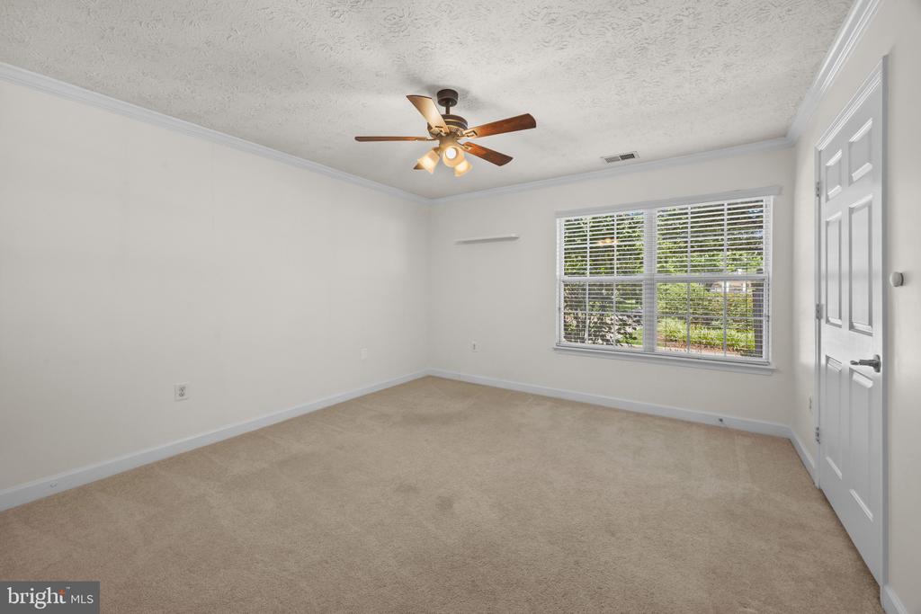 ANNAPOLIS CONDO | 607 ADMIRAL DRIVE Unit: 101