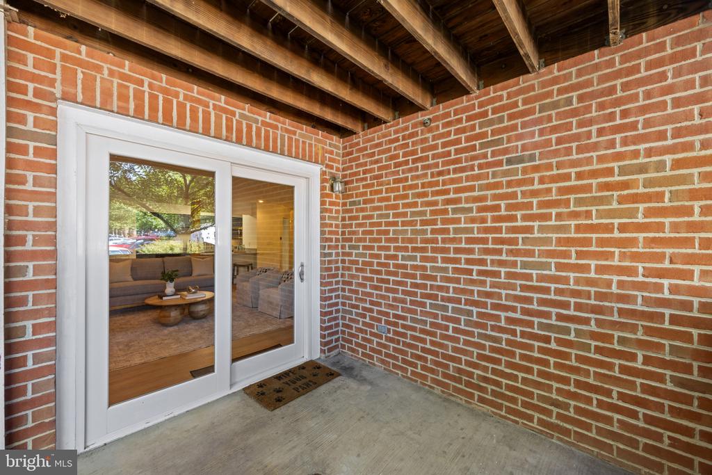 ANNAPOLIS CONDO | 607 ADMIRAL DRIVE Unit: 101