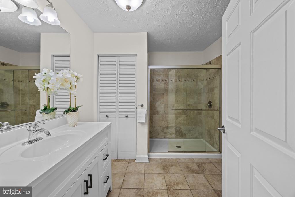 ANNAPOLIS CONDO | 607 ADMIRAL DRIVE Unit: 101