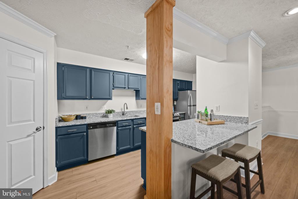 ANNAPOLIS CONDO | 607 ADMIRAL DRIVE Unit: 101