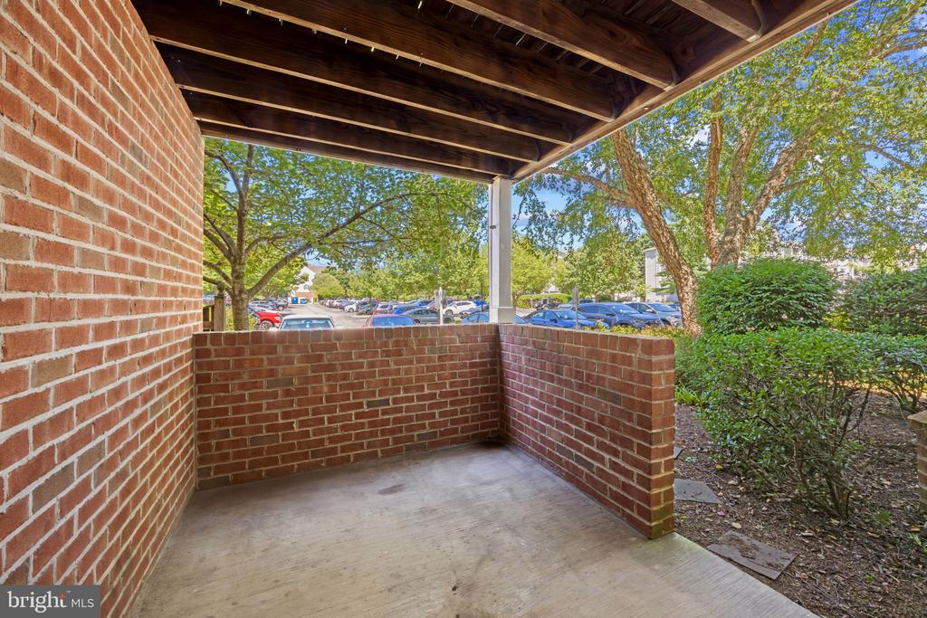 ANNAPOLIS CONDO | 607 ADMIRAL DRIVE Unit: 101