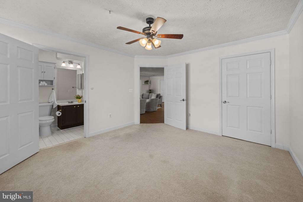 ANNAPOLIS CONDO | 607 ADMIRAL DRIVE Unit: 101