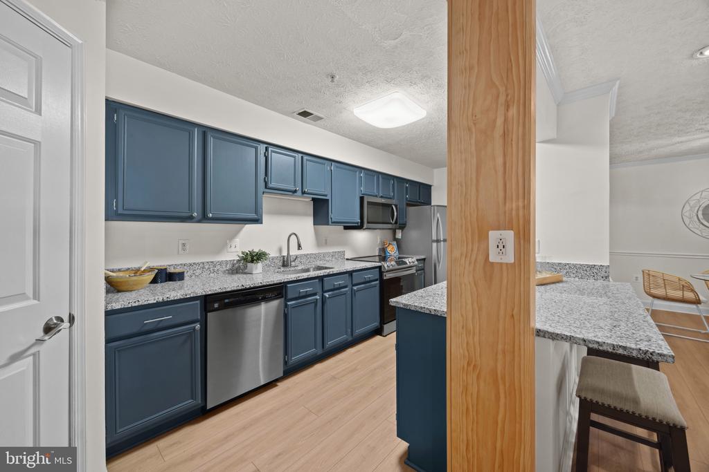 ANNAPOLIS CONDO | 607 ADMIRAL DRIVE Unit: 101