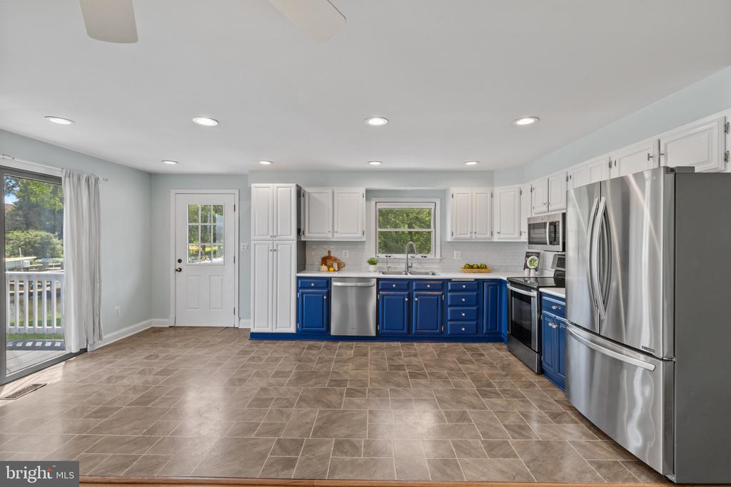ARNOLD WATERFRONT | 971 FOREST DRIVE