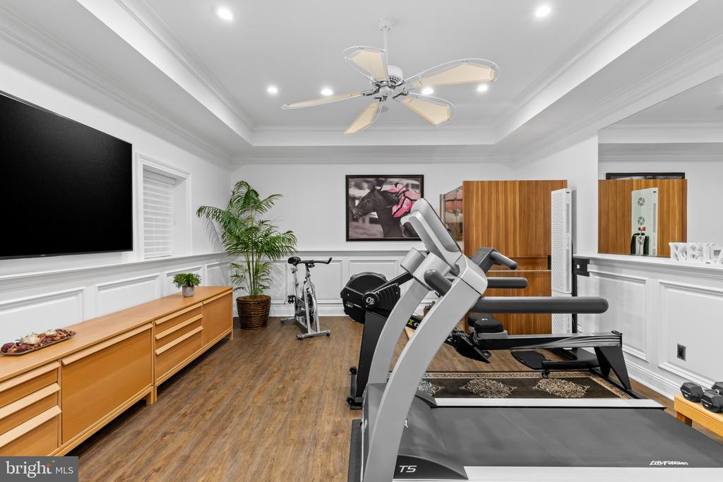 LUXURY HOME ON GOLF COURSE | 17 PERDER LANE