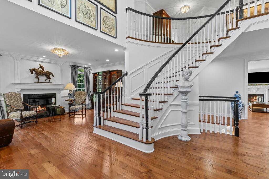 LUXURY HOME ON GOLF COURSE | 17 PERDER LANE