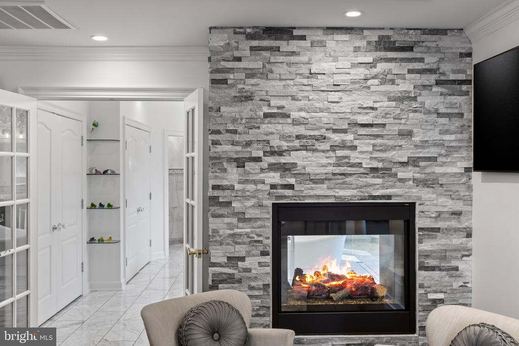 LUXURY HOME ON GOLF COURSE | 17 PERDER LANE