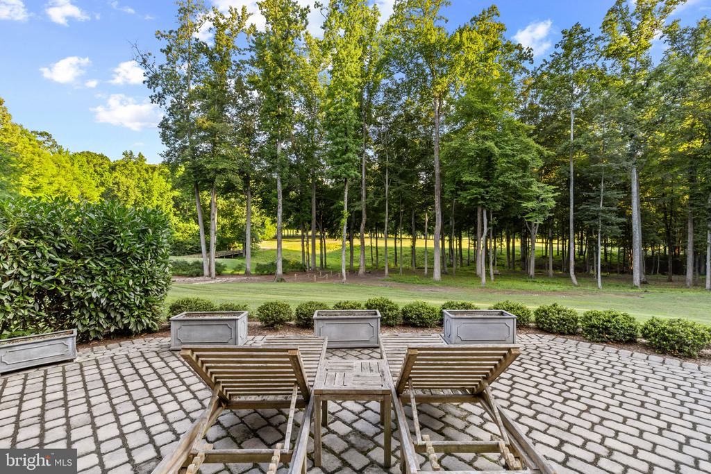 LUXURY HOME ON GOLF COURSE | 17 PERDER LANE