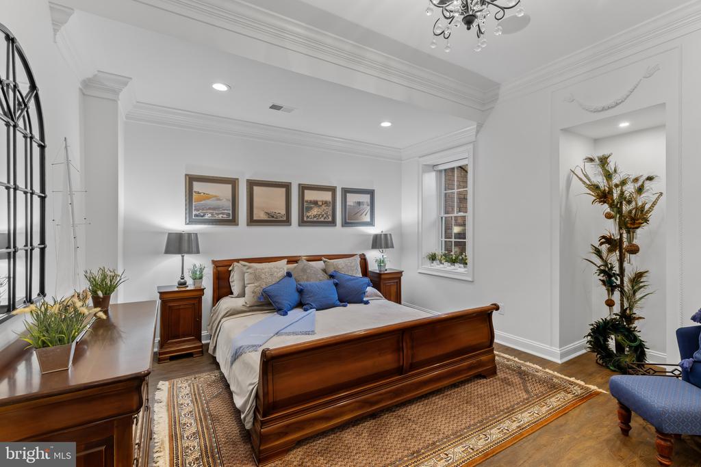 LUXURY HOME ON GOLF COURSE | 17 PERDER LANE