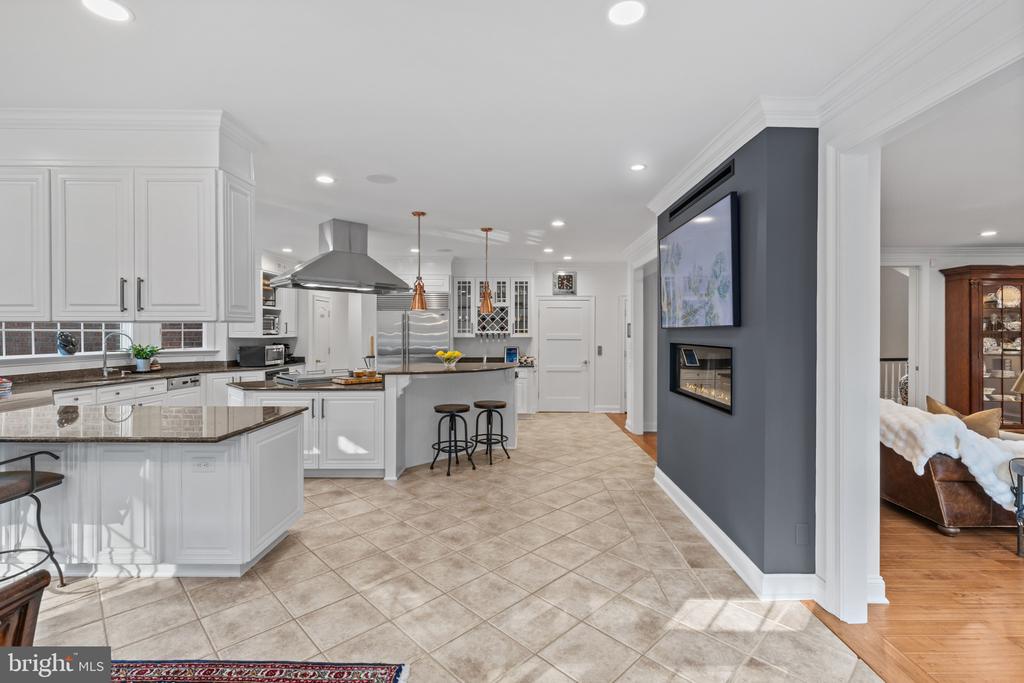 LUXURY HOME ON GOLF COURSE | 17 PERDER LANE