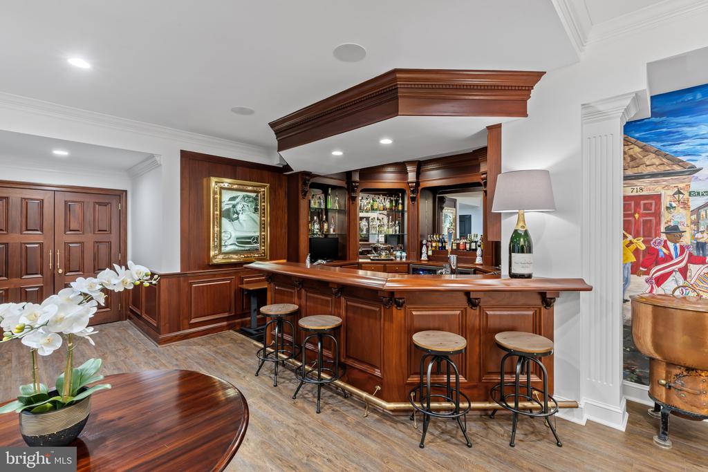 LUXURY HOME ON GOLF COURSE | 17 PERDER LANE
