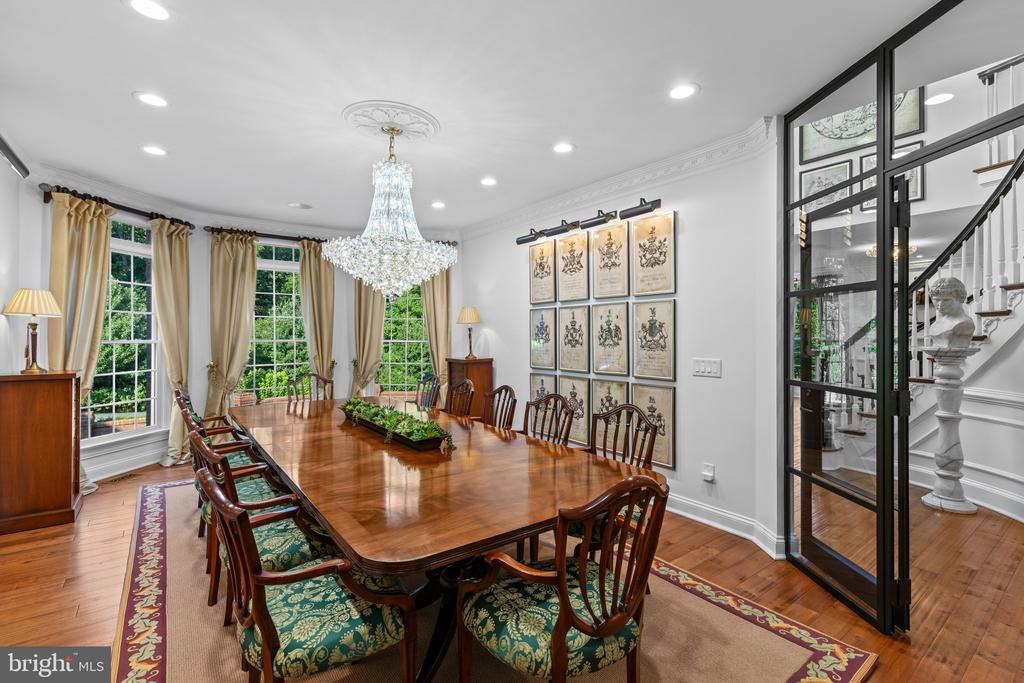 LUXURY HOME ON GOLF COURSE | 17 PERDER LANE