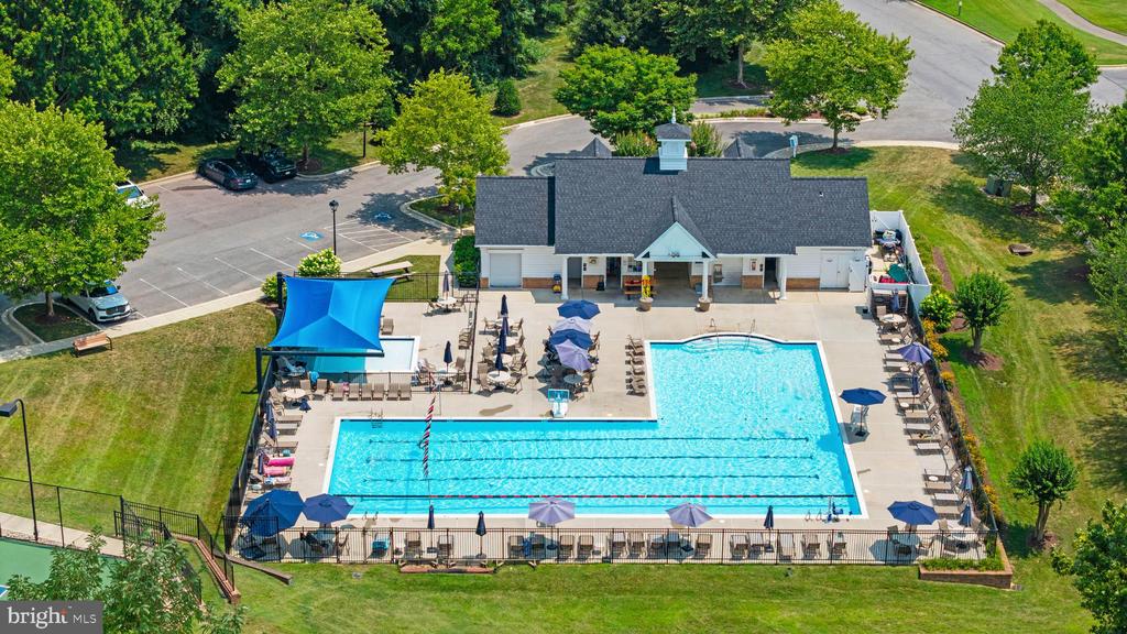LUXURY HOME ON GOLF COURSE | 17 PERDER LANE