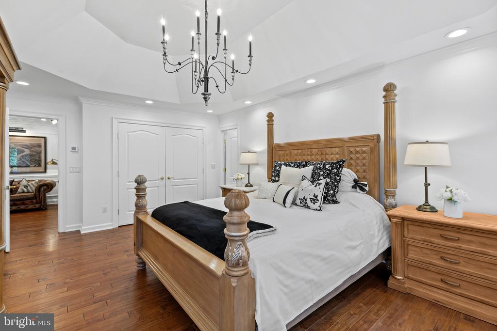 LUXURY HOME ON GOLF COURSE | 17 PERDER LANE
