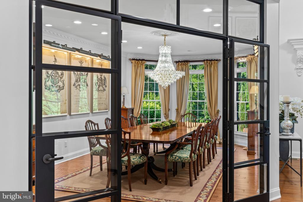LUXURY HOME ON GOLF COURSE | 17 PERDER LANE
