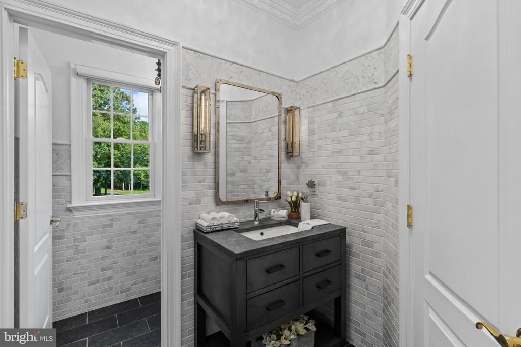 LUXURY HOME ON GOLF COURSE | 17 PERDER LANE