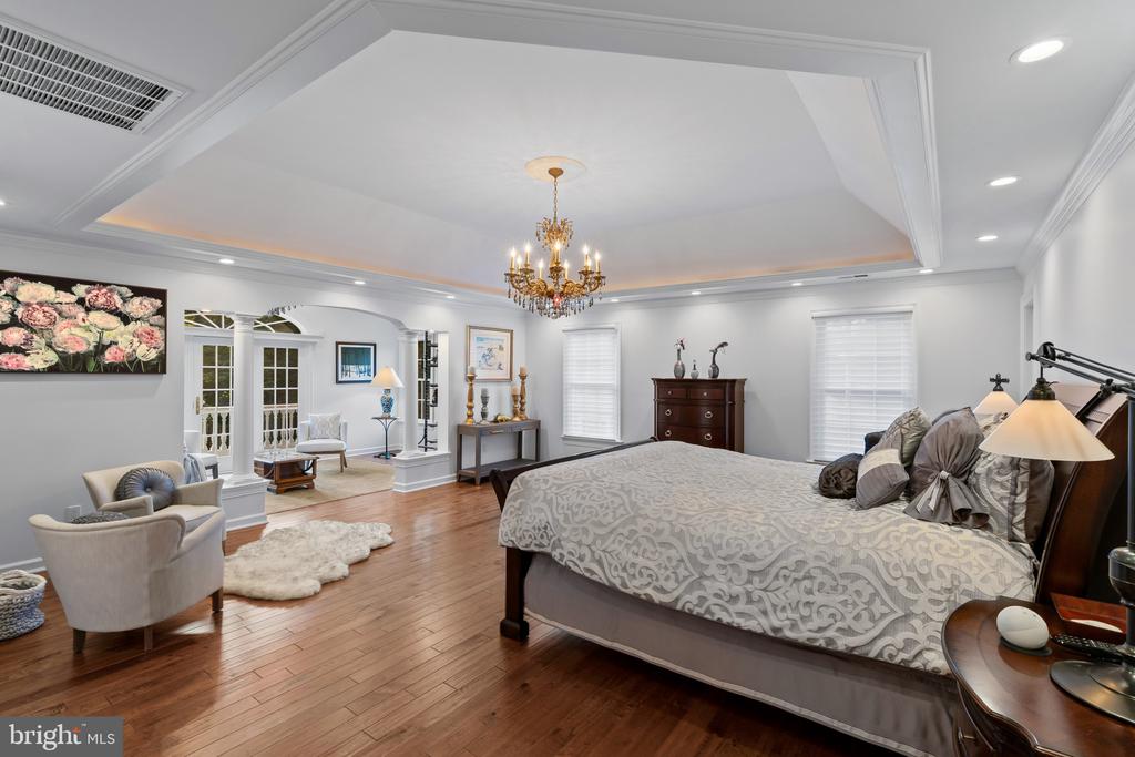 LUXURY HOME ON GOLF COURSE | 17 PERDER LANE