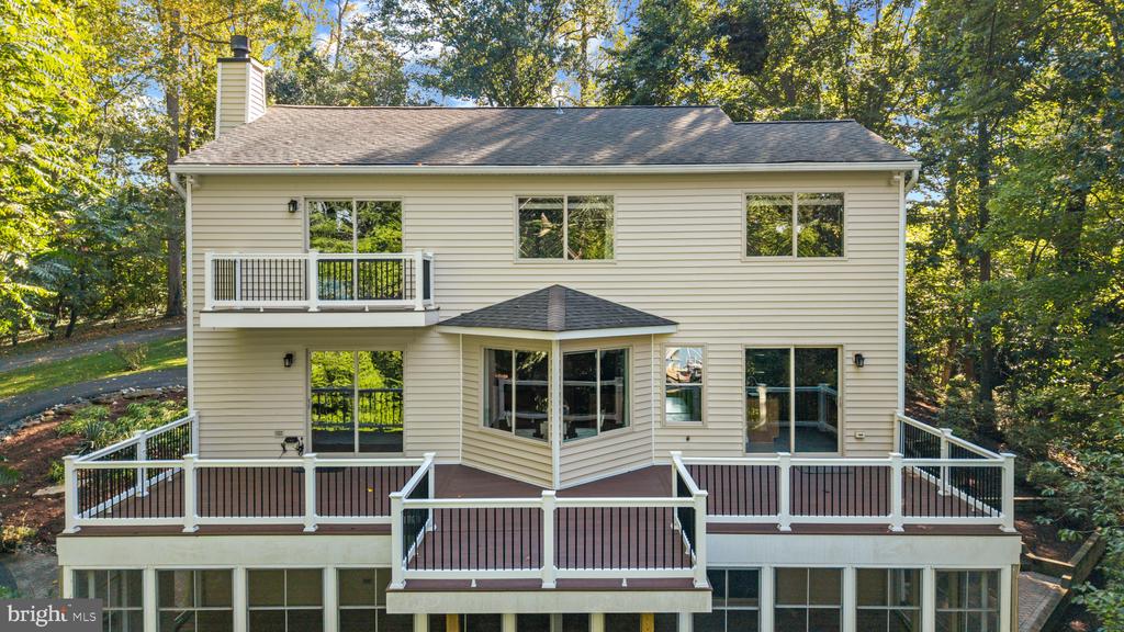 SOUTH RIVER WATERFRONT | 500 SOUTHVIEW DRIVE