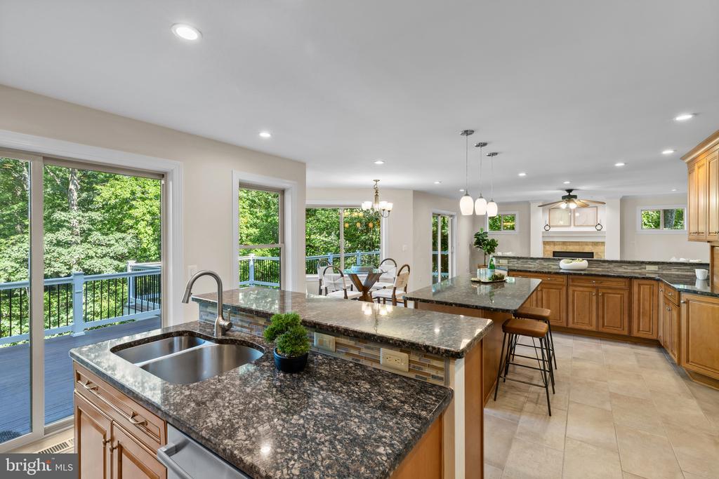 SOUTH RIVER WATERFRONT | 500 SOUTHVIEW DRIVE