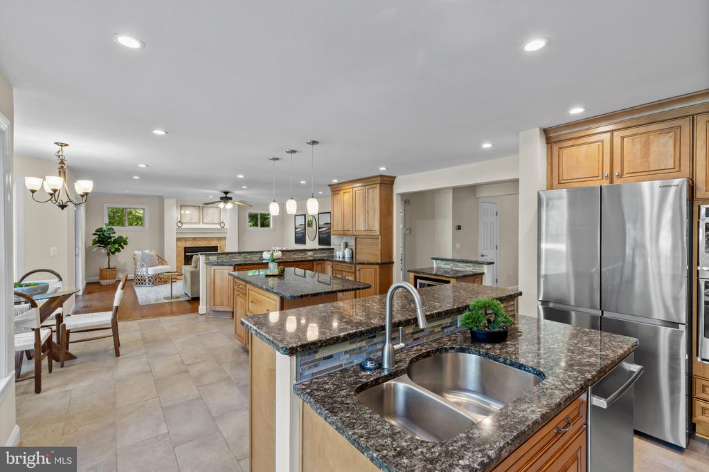 SOUTH RIVER WATERFRONT | 500 SOUTHVIEW DRIVE