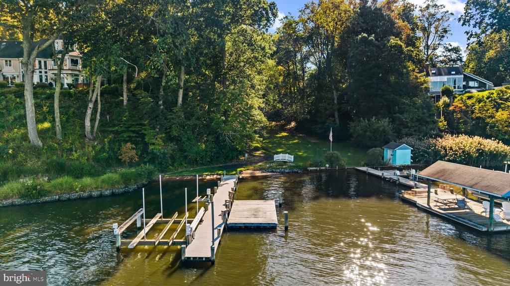 SOUTH RIVER WATERFRONT | 500 SOUTHVIEW DRIVE
