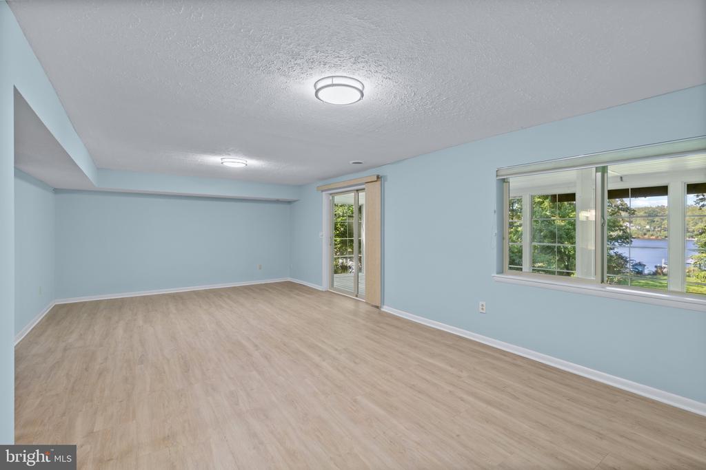 SOUTH RIVER WATERFRONT | 500 SOUTHVIEW DRIVE