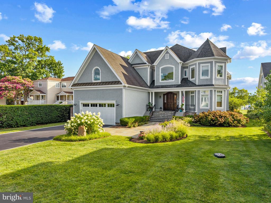 LUXURY BAY RIDGE WATERFRONT | 14 E LAKE DRIVE