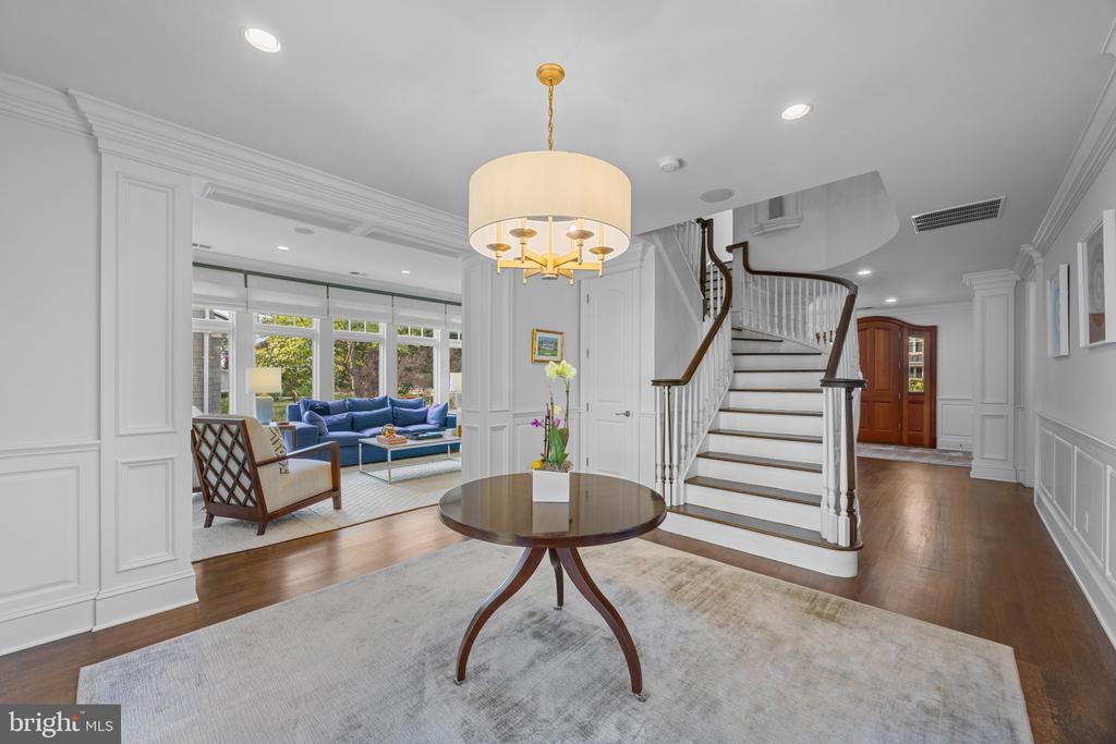 LUXURY BAY RIDGE WATERFRONT | 14 E LAKE DRIVE