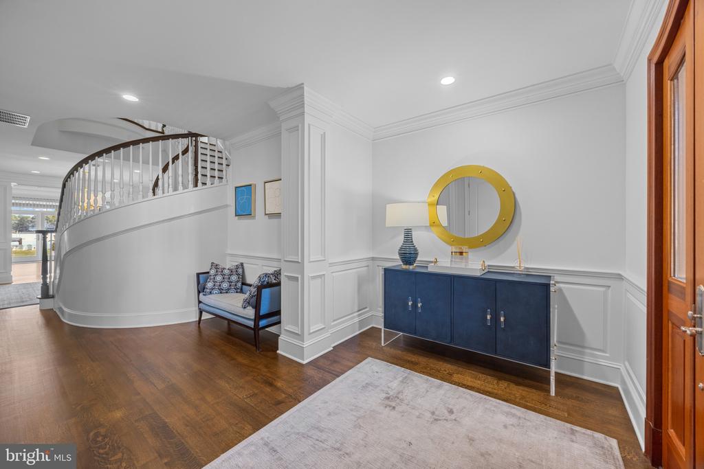 LUXURY BAY RIDGE WATERFRONT | 14 E LAKE DRIVE