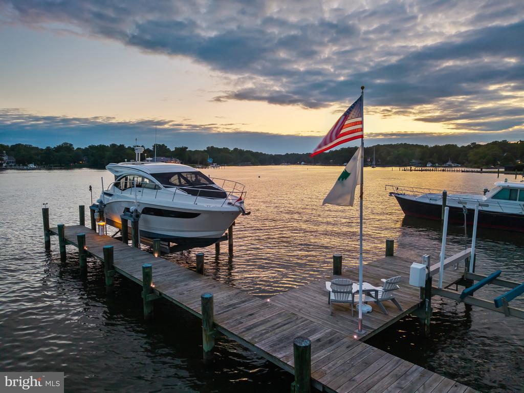LUXURY BAY RIDGE WATERFRONT | 14 E LAKE DRIVE