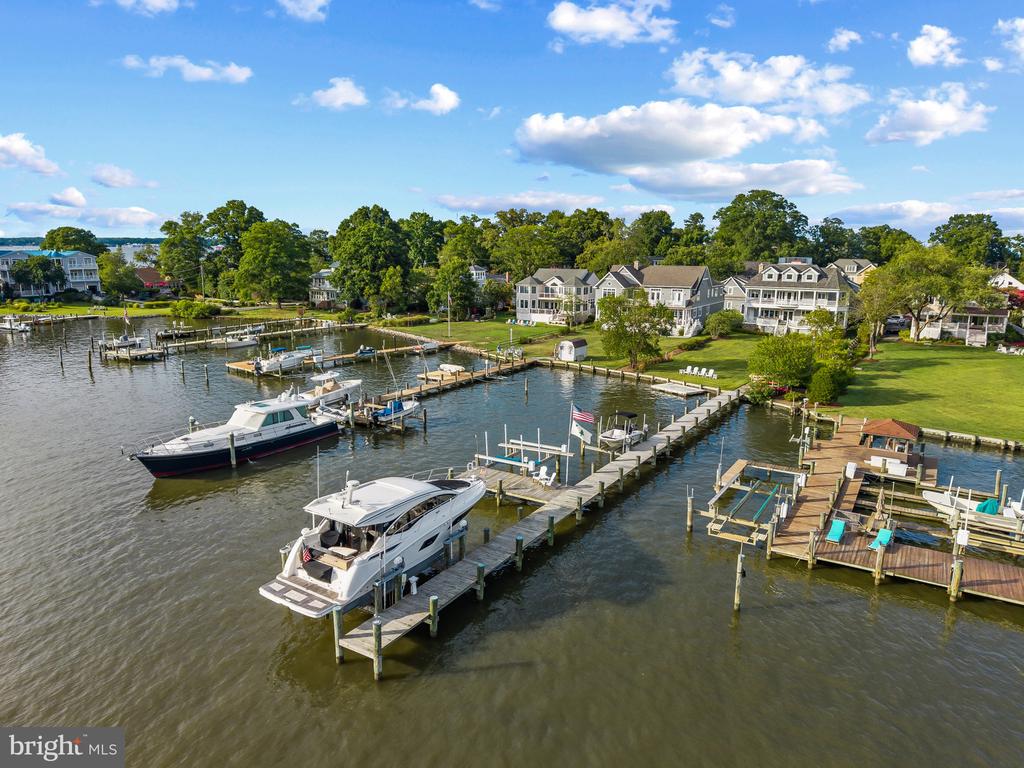 LUXURY BAY RIDGE WATERFRONT | 14 E LAKE DRIVE