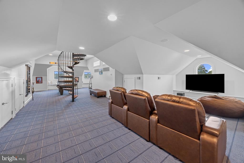 LUXURY BAY RIDGE WATERFRONT | 14 E LAKE DRIVE