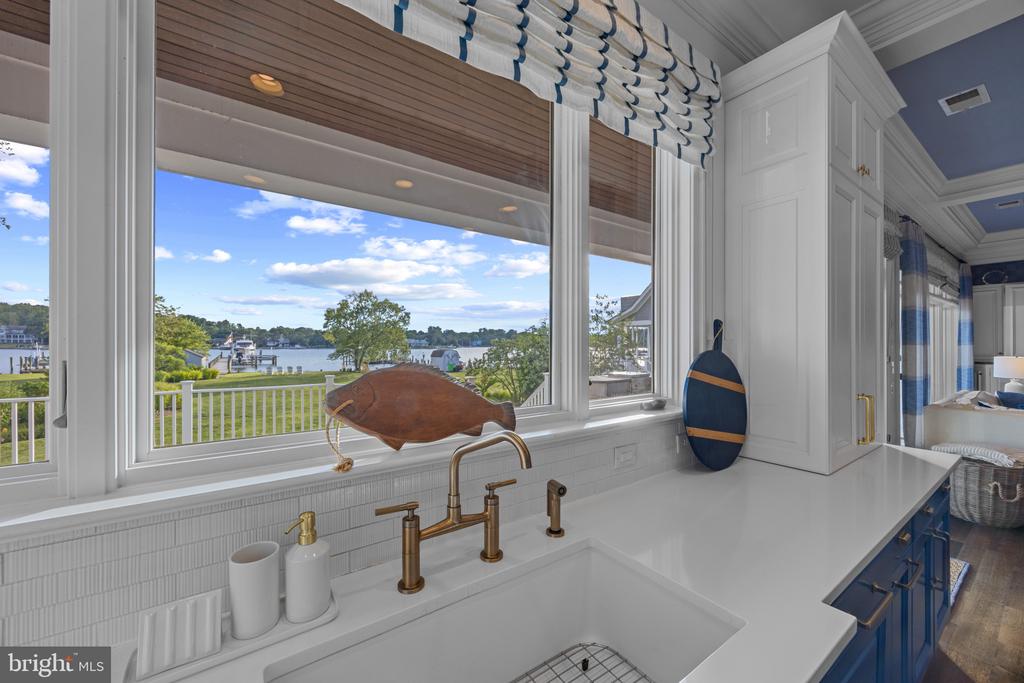 LUXURY BAY RIDGE WATERFRONT | 14 E LAKE DRIVE