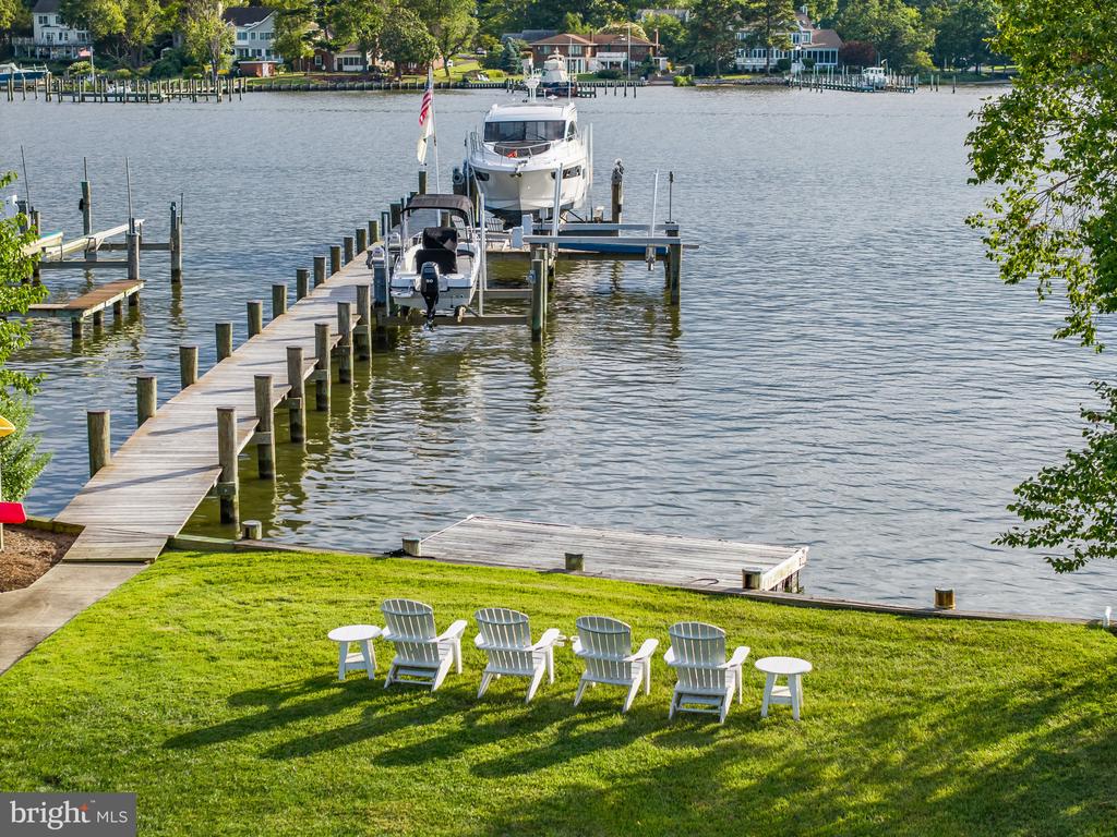 LUXURY BAY RIDGE WATERFRONT | 14 E LAKE DRIVE