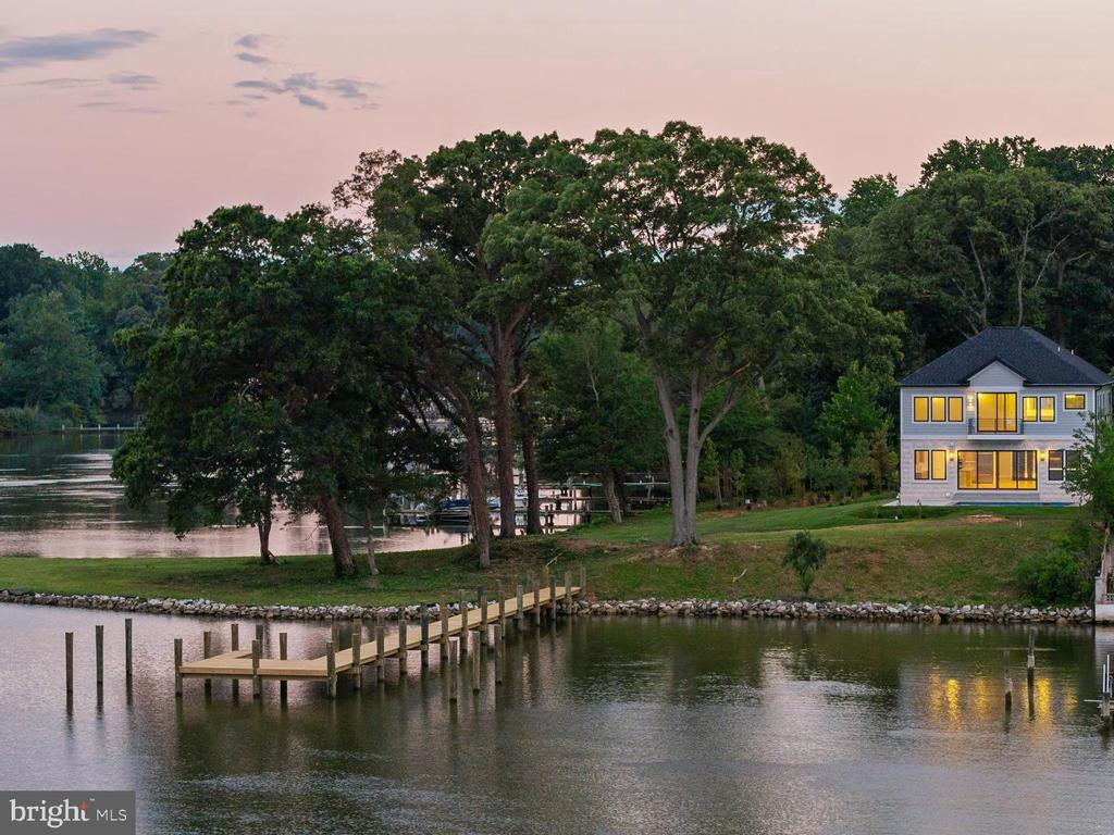 NEW CONSTRUCTION, ANNAPOLIS WATERFRONT HOME | 1100 MAGOTHY CIRCLE
