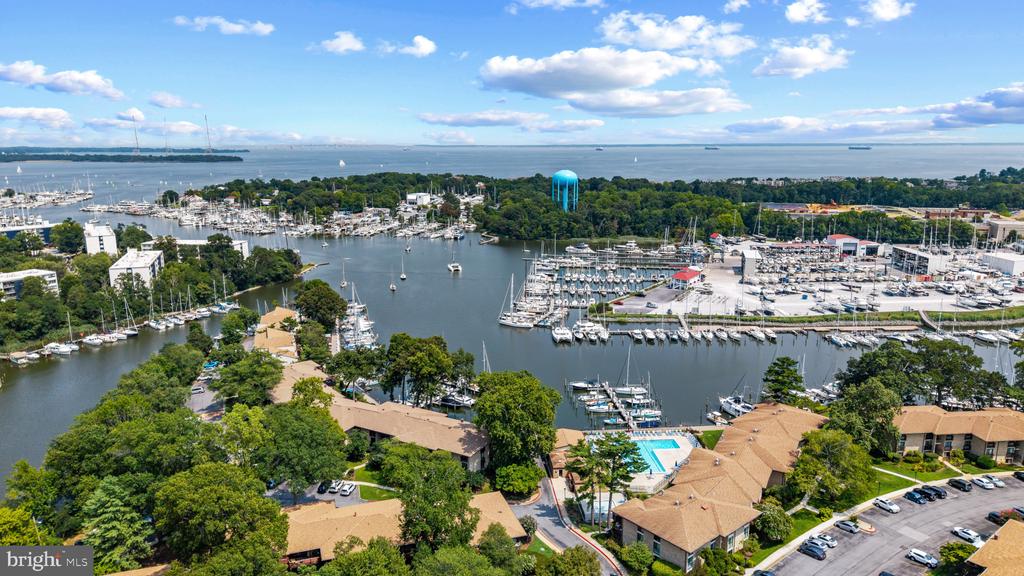 EASTPORT CONDO + BOAT SLIP | 772 FAIRVIEW AVENUE Unit: 772 E