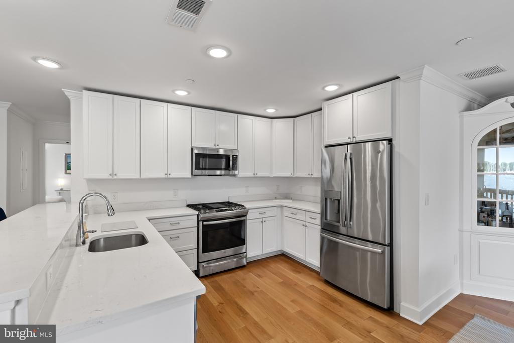 EASTPORT CONDO + BOAT SLIP | 772 FAIRVIEW AVENUE Unit: 772 E