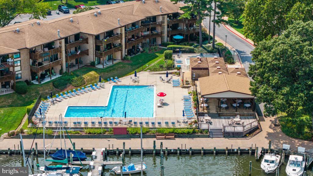 EASTPORT CONDO + BOAT SLIP | 772 FAIRVIEW AVENUE Unit: 772 E