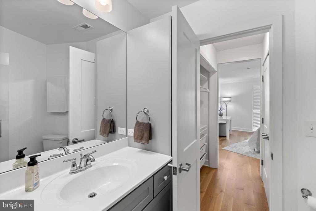 EASTPORT CONDO + BOAT SLIP | 772 FAIRVIEW AVENUE Unit: 772 E