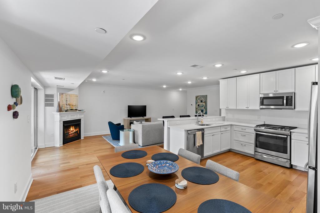 EASTPORT CONDO + BOAT SLIP | 772 FAIRVIEW AVENUE Unit: 772 E