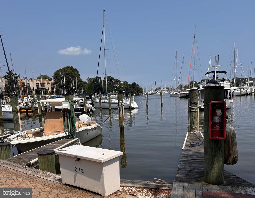 EASTPORT CONDO + BOAT SLIP | 772 FAIRVIEW AVENUE Unit: 772 E