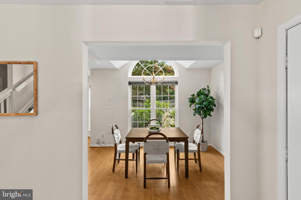 ANNAPOLIS TOWNHOUSE | 931 WINDWHISPER LANE
