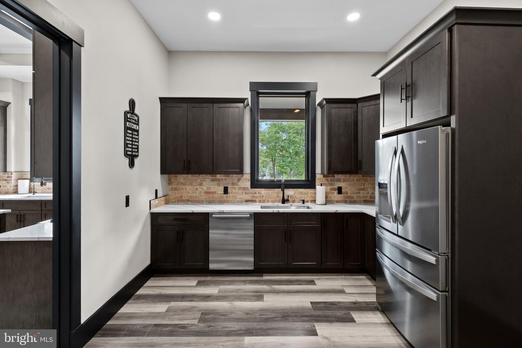 RARE BACK CREEK WATERFRONT NEW CONSTRUCTION + 26 SLIP MARINA| 7962 FRANCES LANE