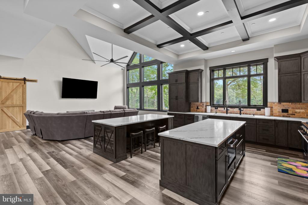 RARE BACK CREEK WATERFRONT NEW CONSTRUCTION + 26 SLIP MARINA| 7962 FRANCES LANE