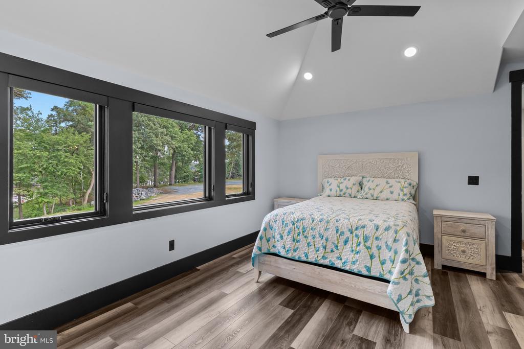 RARE BACK CREEK WATERFRONT NEW CONSTRUCTION + 26 SLIP MARINA| 7962 FRANCES LANE