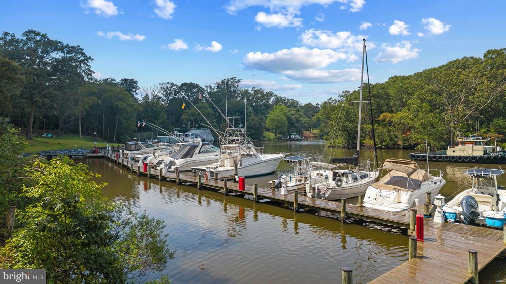 RARE BACK CREEK WATERFRONT NEW CONSTRUCTION + 26 SLIP MARINA| 7962 FRANCES LANE