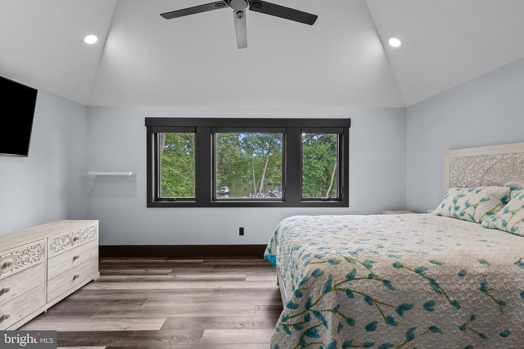 RARE BACK CREEK WATERFRONT NEW CONSTRUCTION + 26 SLIP MARINA| 7962 FRANCES LANE