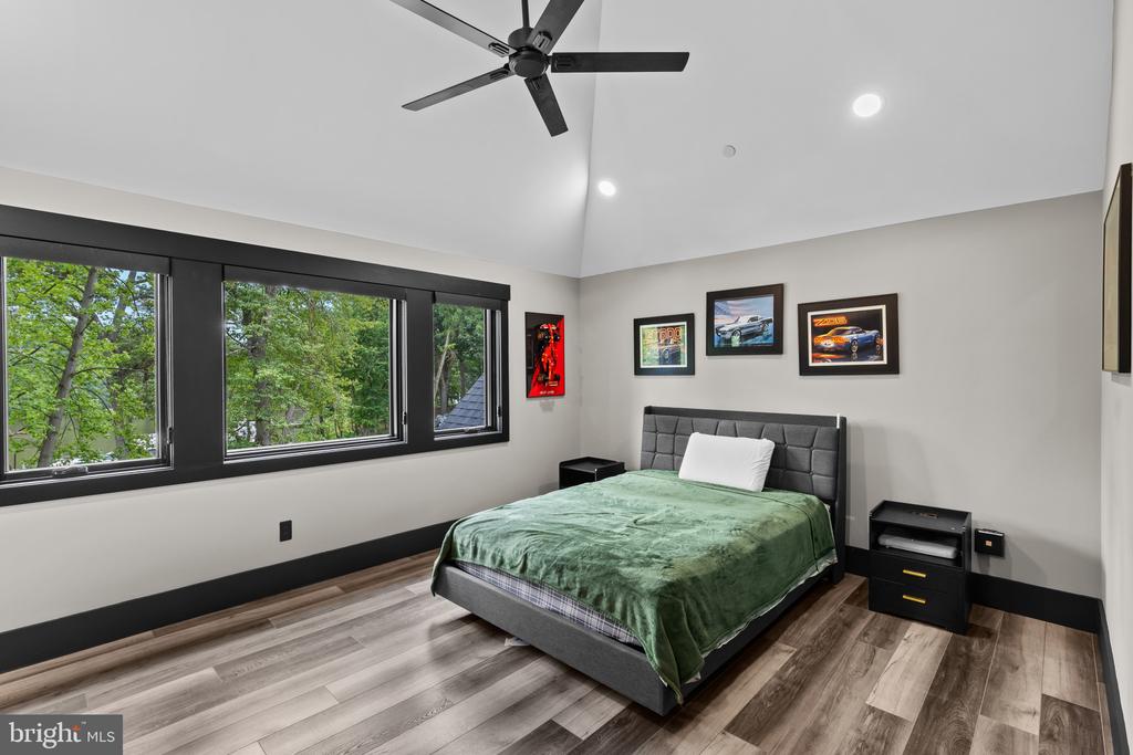 RARE BACK CREEK WATERFRONT NEW CONSTRUCTION + 26 SLIP MARINA| 7962 FRANCES LANE
